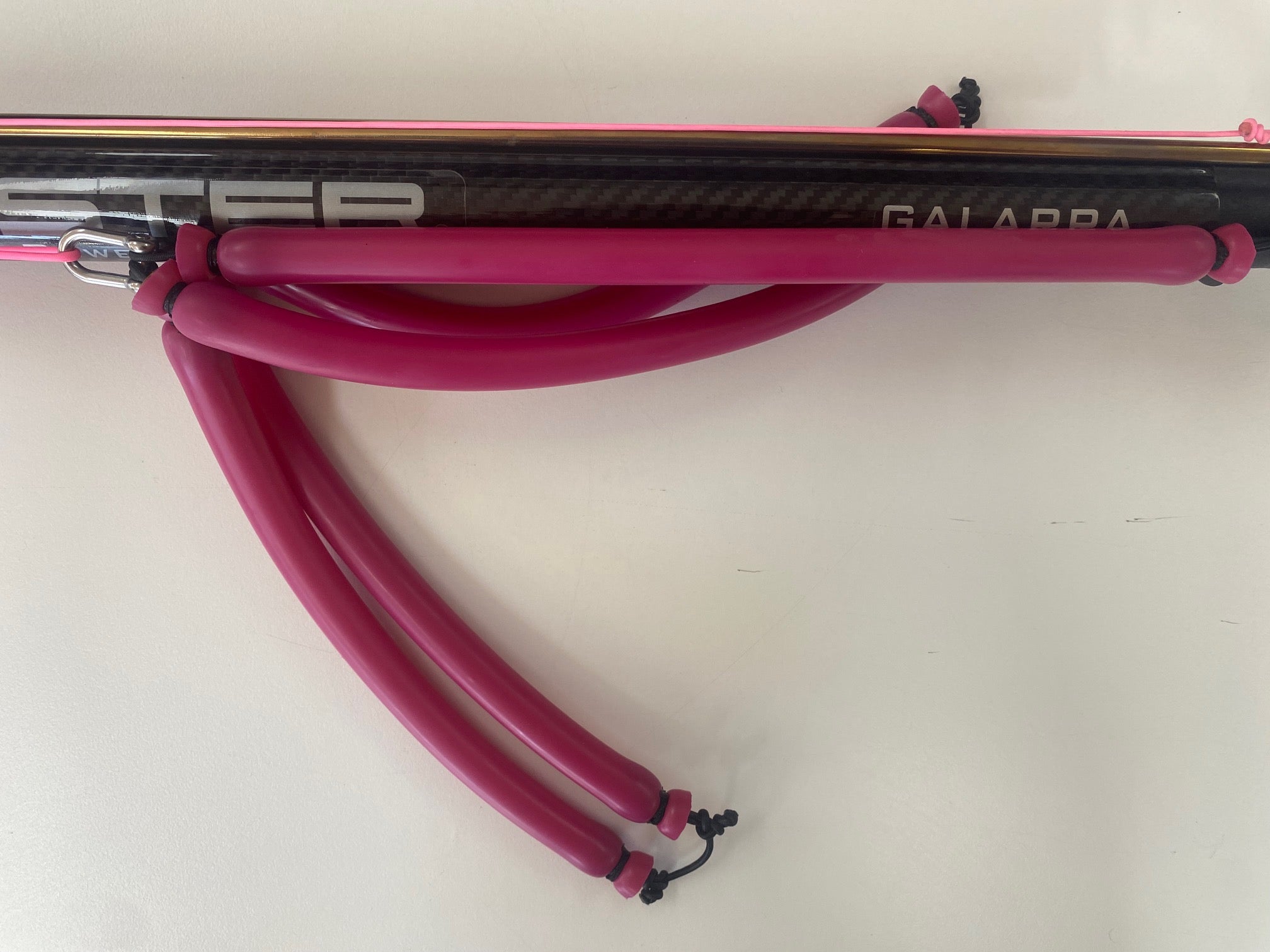 VIP GUN - THE PINK MOONFISH - 75cm GALARRA Carbon Fibre Inverted Roller Speargun